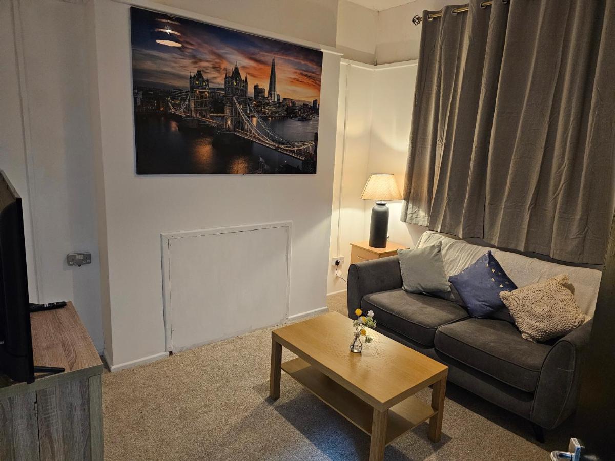Skyline Queen'S Suites 203 Swansea Extérieur photo